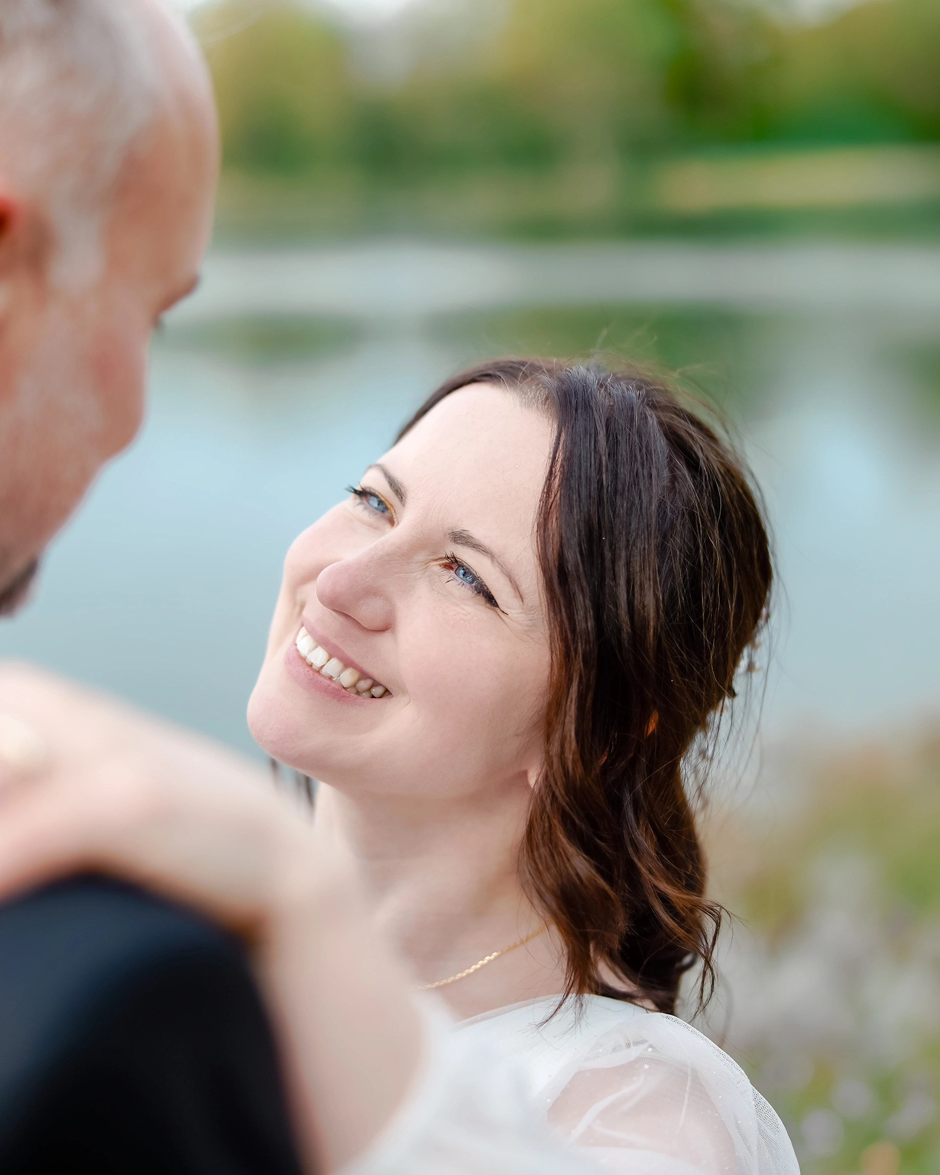 Hanau – Brautpaar am Mainufer bei Sonnenuntergang