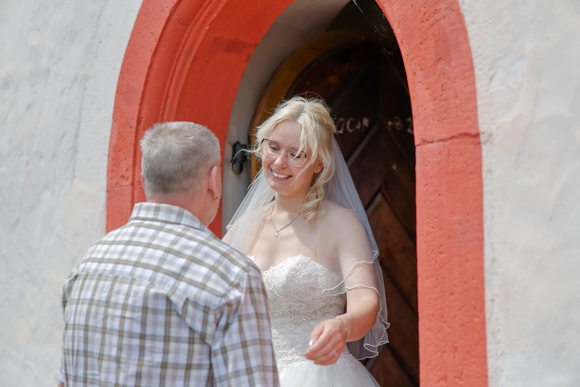 Denise & Kevin – Nähe am Tor