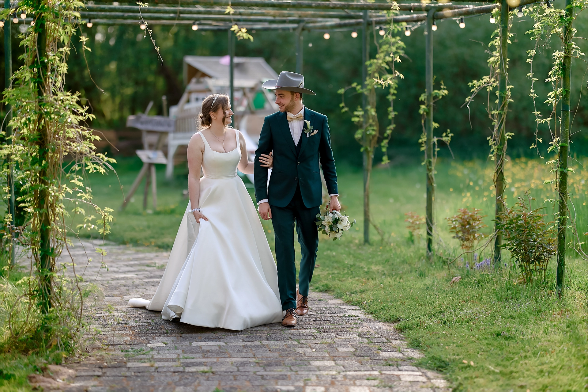 Pauline & Nik 198